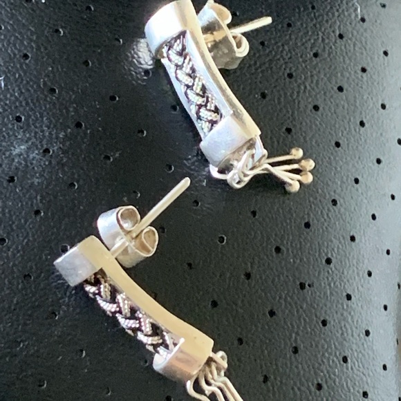 VINTAGE STERLING SILVER ORNATE POST EARRINGS - Picture 10 of 13